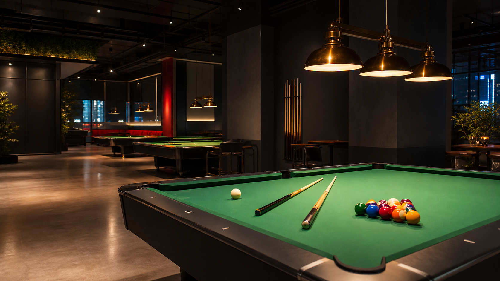 Interior pool hall premium DETIK11 dengan beberapa meja billiard