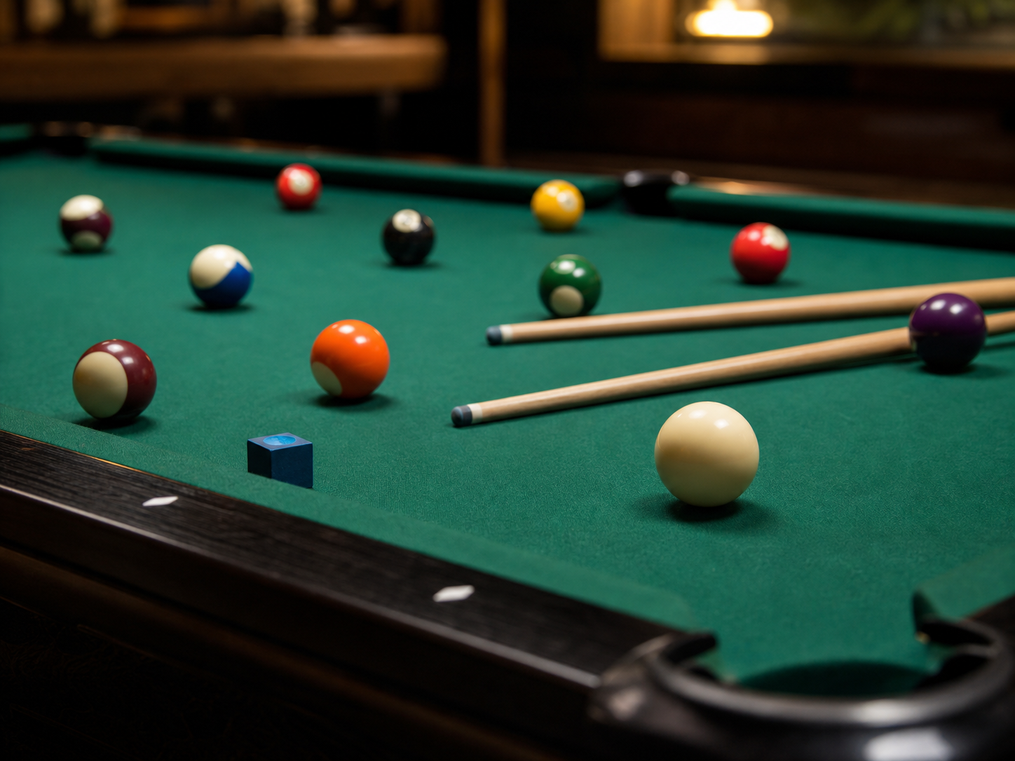 Suasana lounge billiard DETIK11 untuk bermain bersama teman
